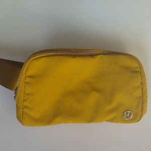 NWT Lululemon Everywhere Belt Bag
